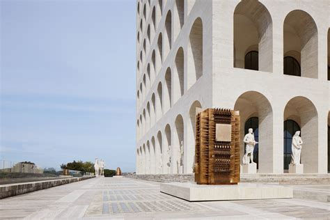 fendi mostra roma colosseo quadrato|Mostra di Pomodoro al Colosseo Quadrato di Roma .